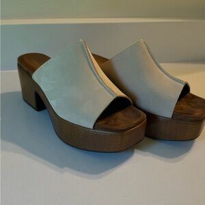 House Of Harlow Platform Heel